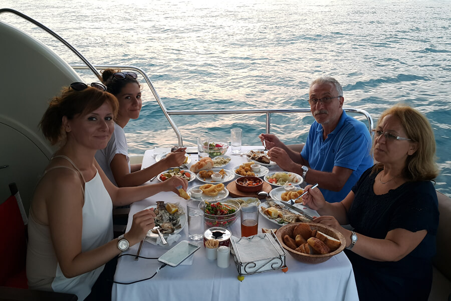 Dinner on the Yacht